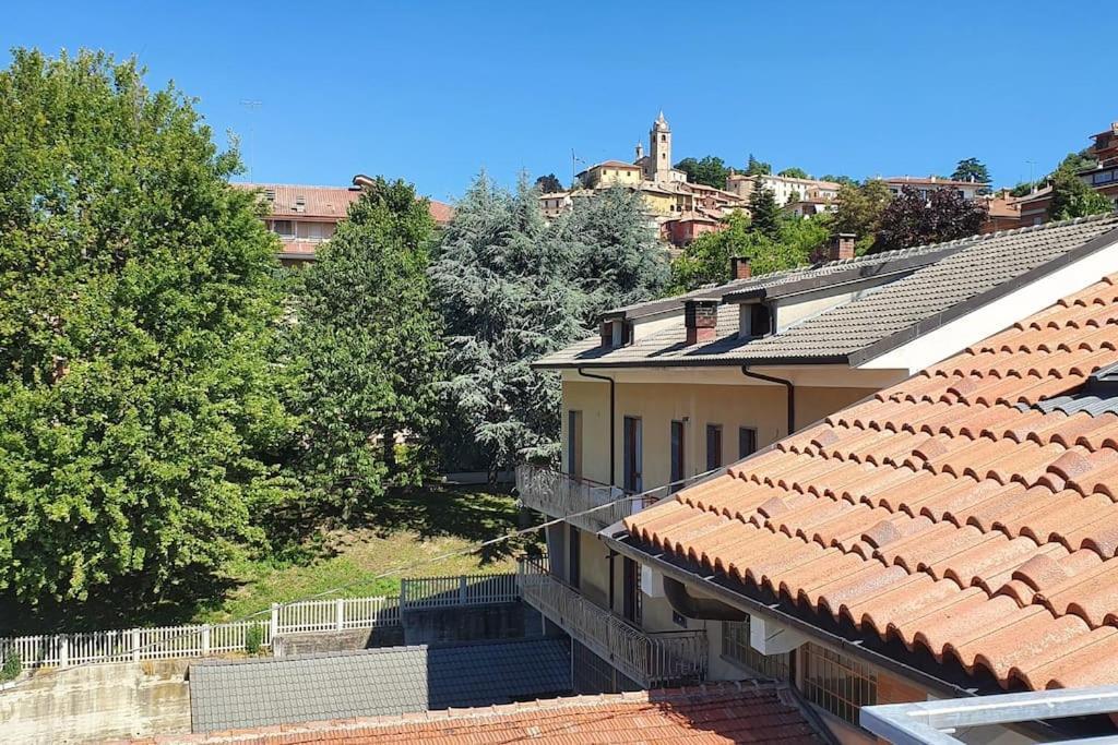 Charming 2.5Room Flat In Center Of Monforte dʼAlba Exteriér fotografie