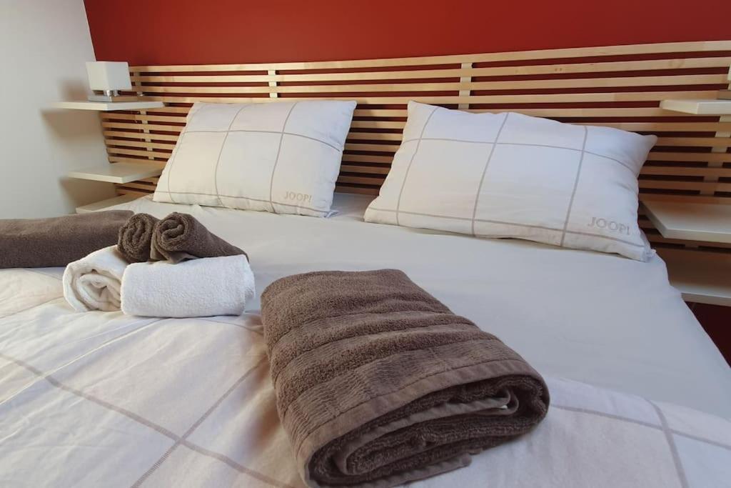 Charming 2.5Room Flat In Center Of Monforte dʼAlba Exteriér fotografie