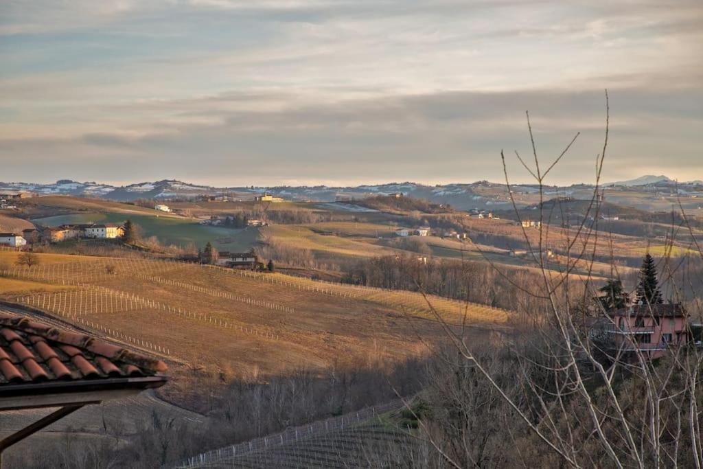 Charming 2.5Room Flat In Center Of Monforte dʼAlba Exteriér fotografie