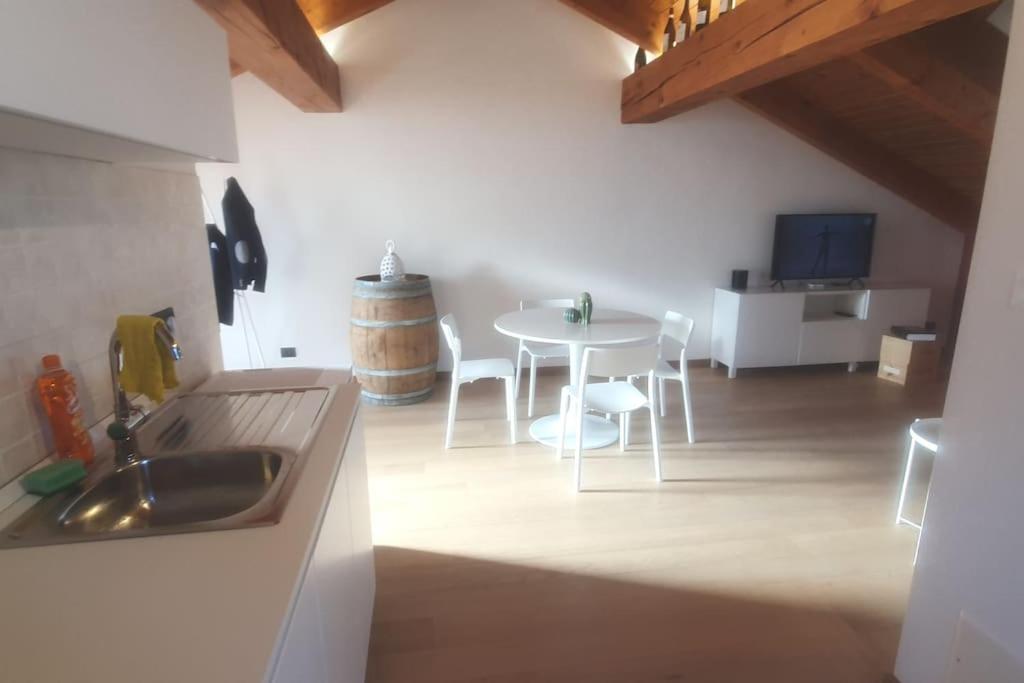 Charming 2.5Room Flat In Center Of Monforte dʼAlba Exteriér fotografie