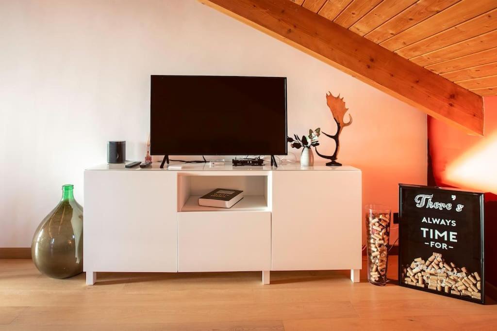 Charming 2.5Room Flat In Center Of Monforte dʼAlba Exteriér fotografie