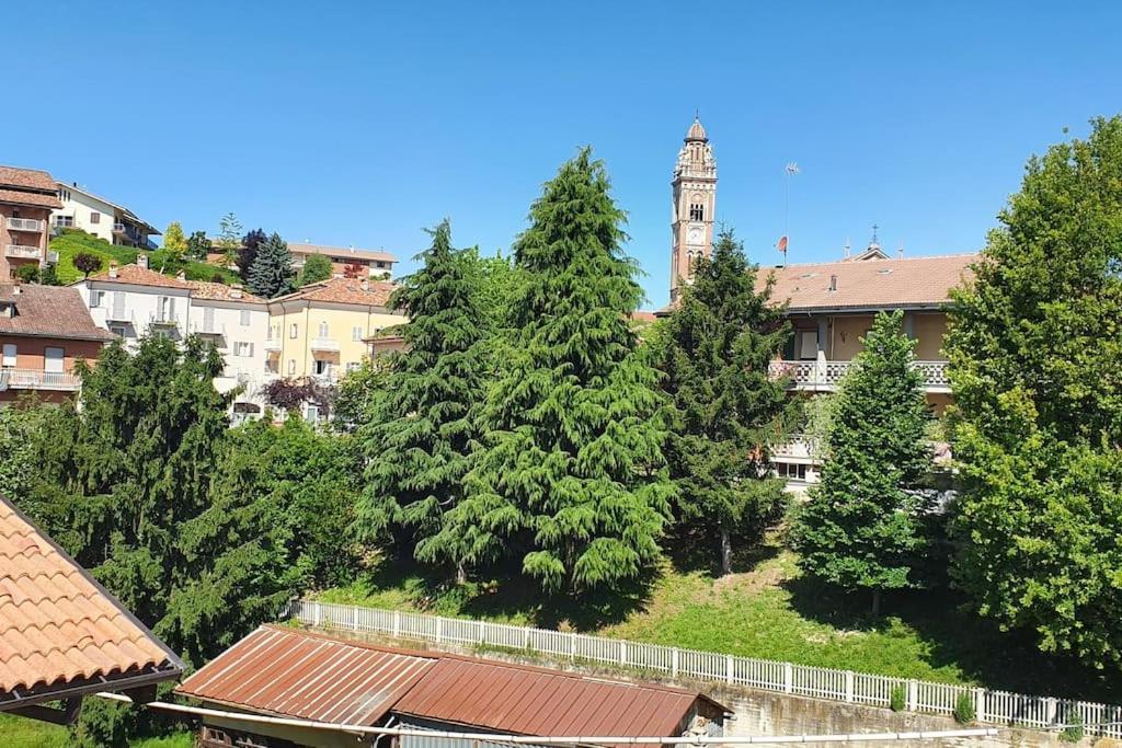 Charming 2.5Room Flat In Center Of Monforte dʼAlba Exteriér fotografie