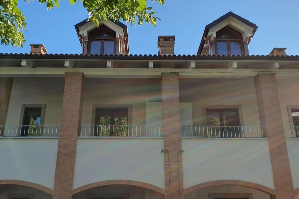 Charming 2.5Room Flat In Center Of Monforte dʼAlba Exteriér fotografie