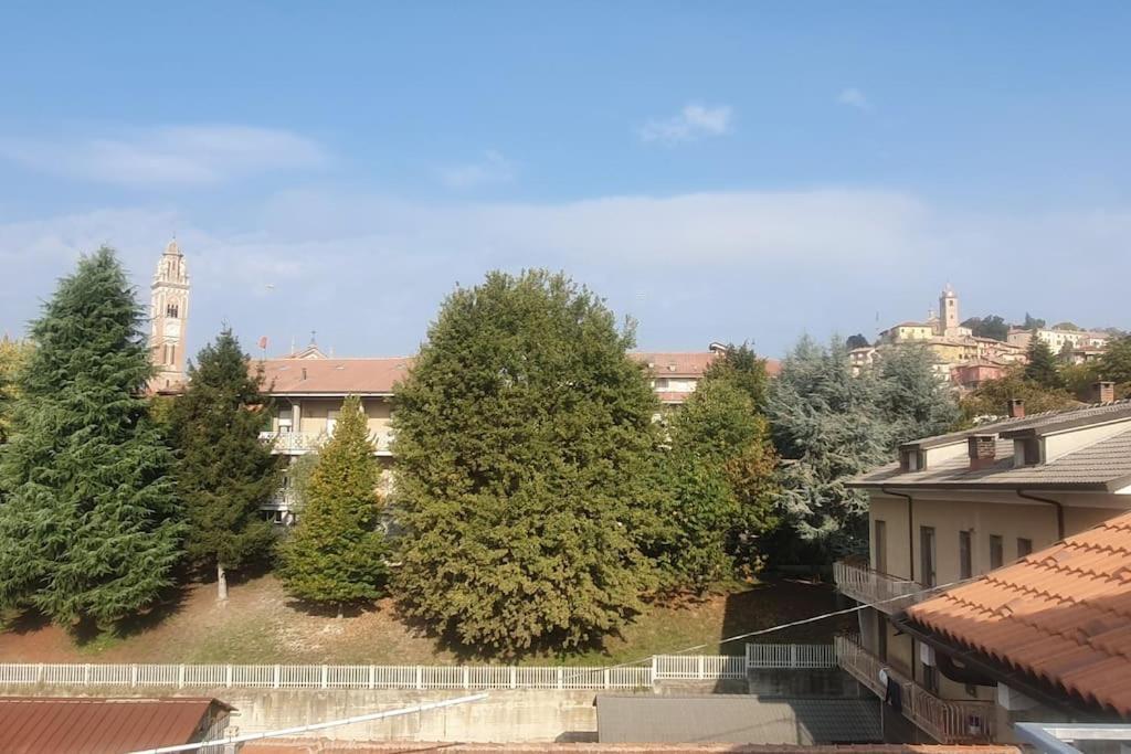 Charming 2.5Room Flat In Center Of Monforte dʼAlba Exteriér fotografie